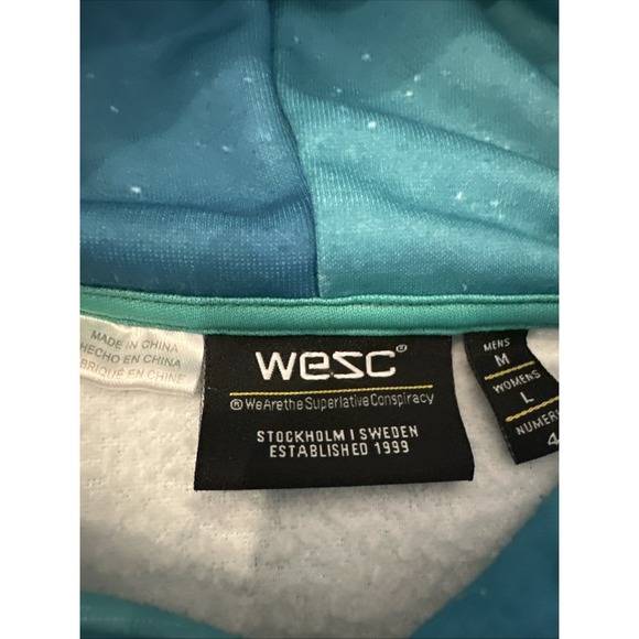 WESC Mike Northern Light Unisex Hoodie Beautiful Graphics Size Medium Pre-owned - Picture 7 of 8